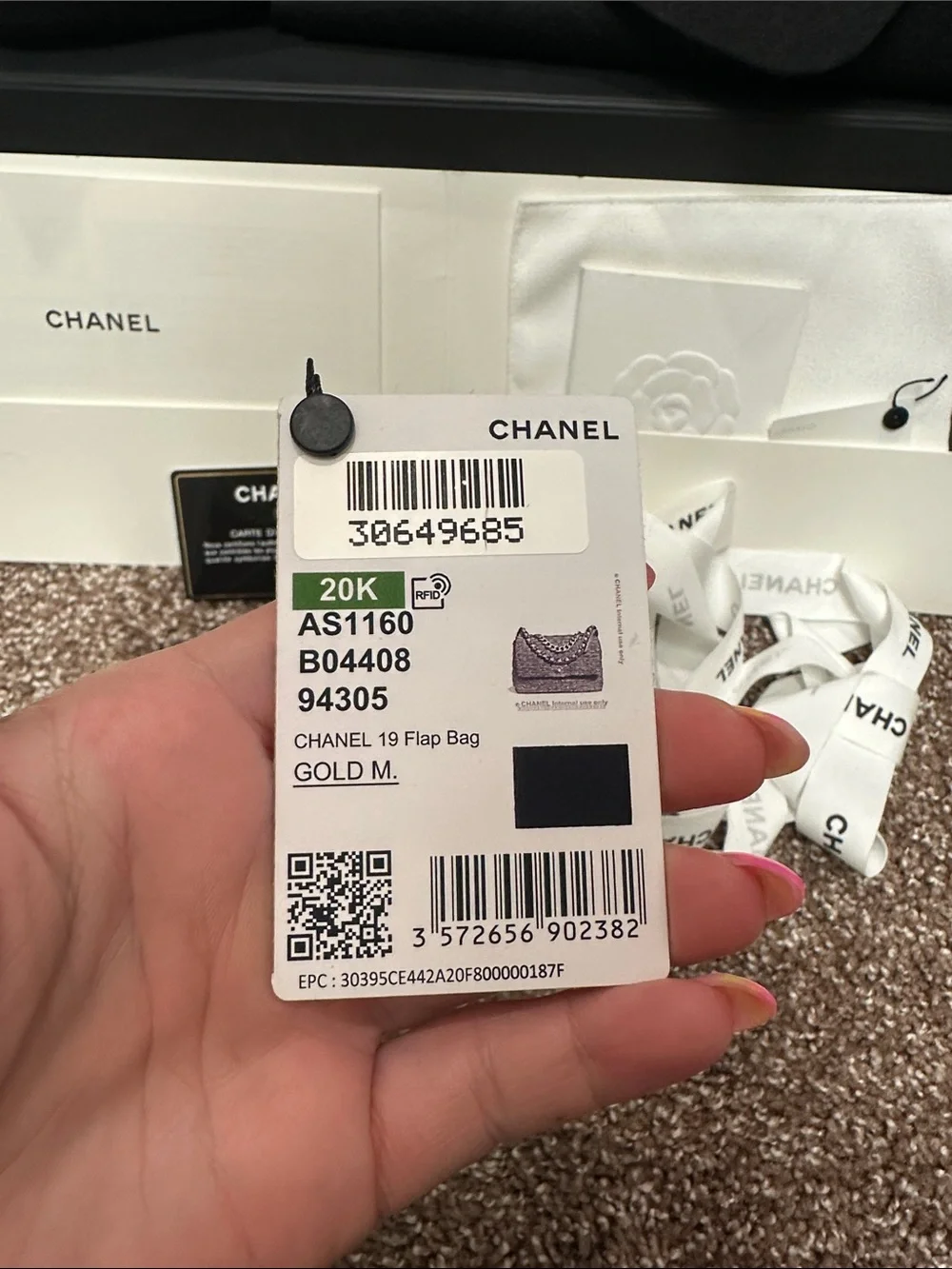 Chanel 19 small goatskin